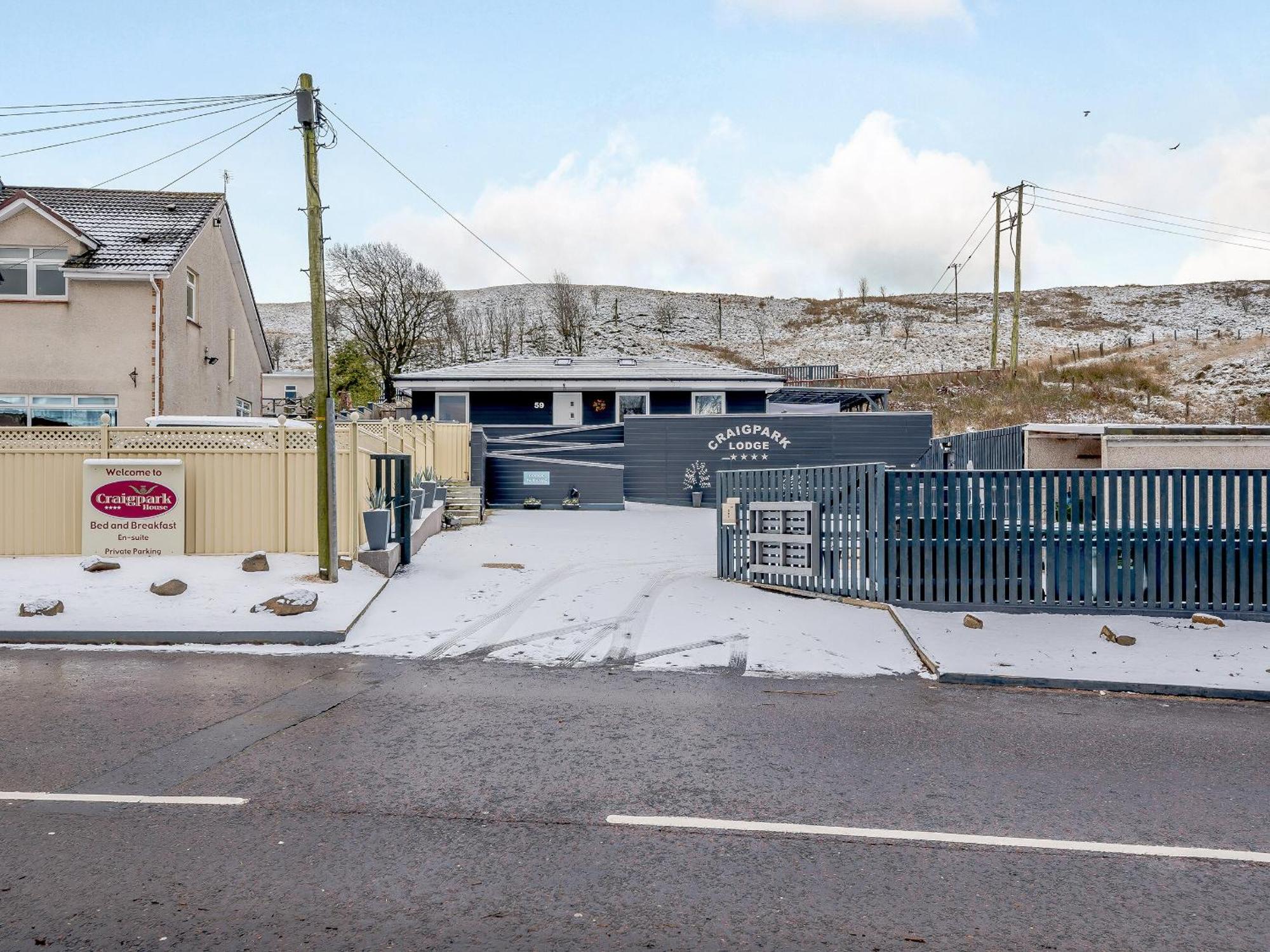 Craigpark Lodge Caldercruix Exterior foto